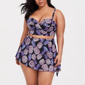Torrid Black Pineapple Print 2 pc Set